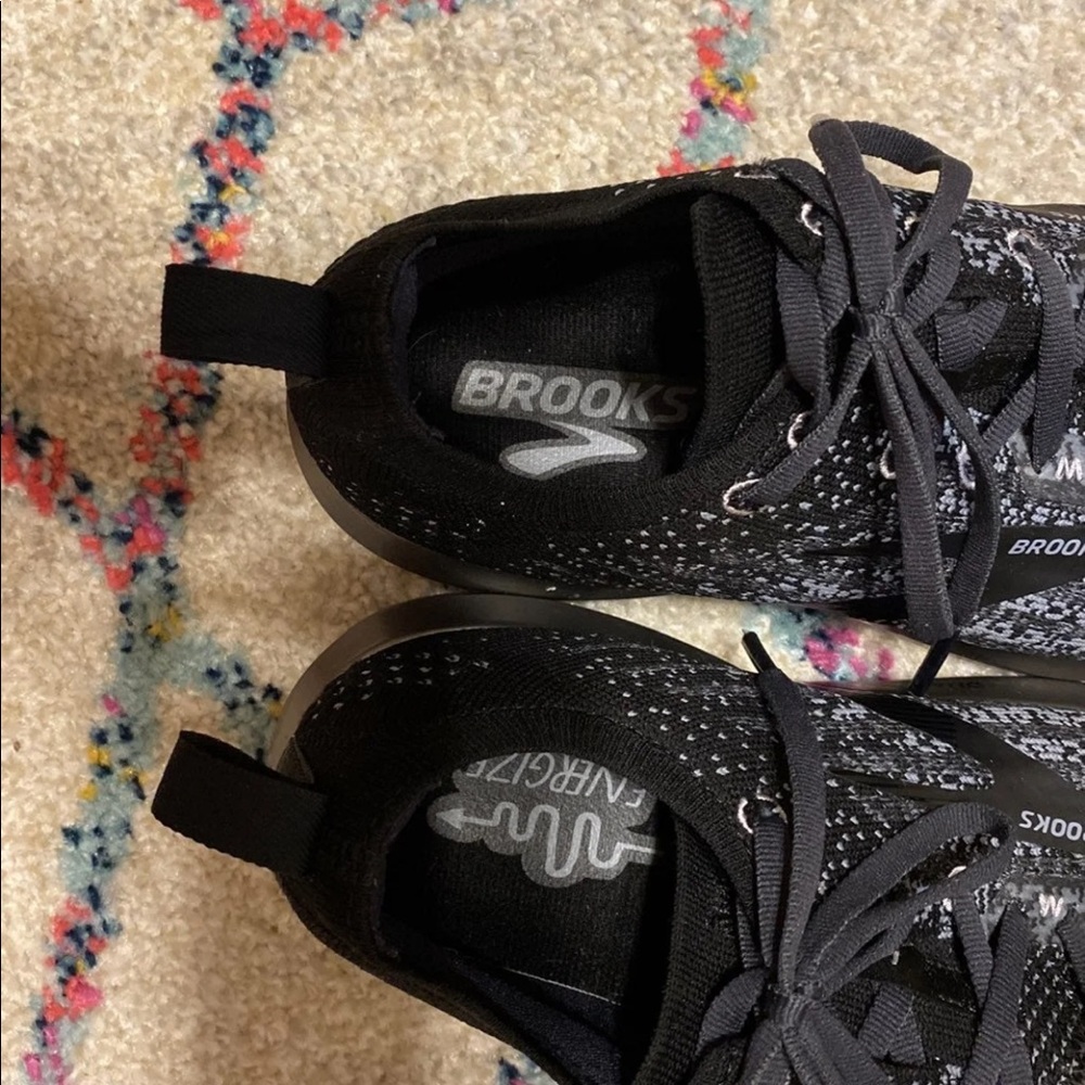 Brooks levitate shoes